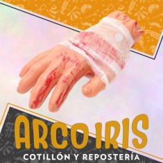 Mano Plastica Con Venda Y Sangre Halloween